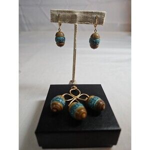 Vintage Sarah Coventry clip on  earrings with matching pendant